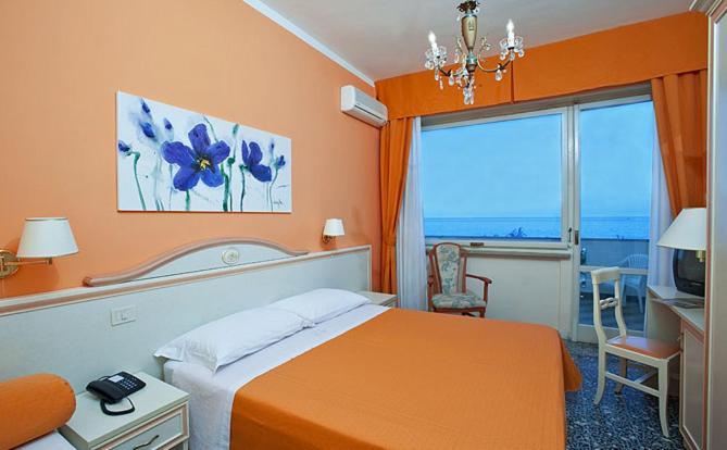 Hollywood 3* Senigallia